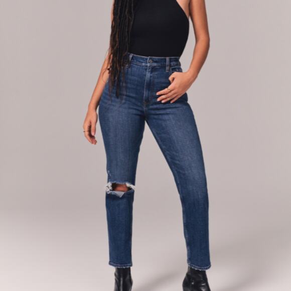 NWT Abercrombie & fitch Ankle Straight Leg Distressed Jean 26 Long - Picture 1 of 5